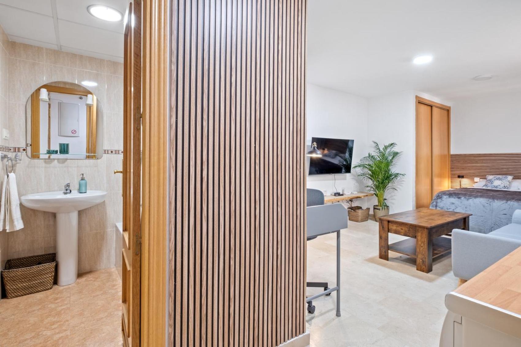 Modern And Comfortable Studio مالقة المظهر الخارجي الصورة