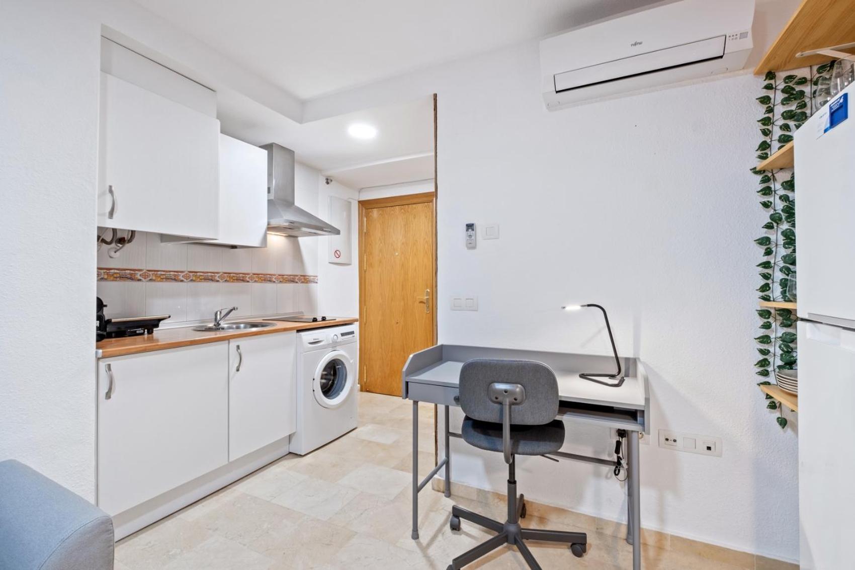 Modern And Comfortable Studio مالقة المظهر الخارجي الصورة
